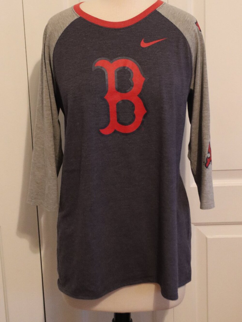 Nike The Nike Tee Boston Red Sox 3/4 Sleeve Raglan T-Shirt Grey/Blue/Red Sz XL